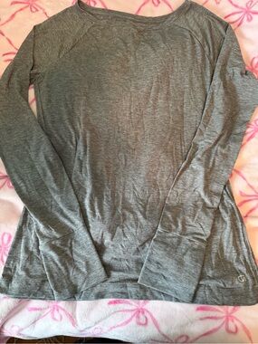 GAP Gray Long-Sleeve Crewneck Tee